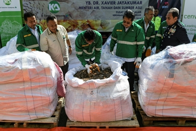 Malaysia torches 2.8 tonnes of African pangolin scales
