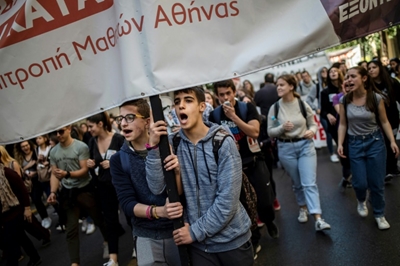 After crisis, Greek youth divided about EU