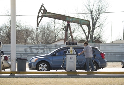 Oil prices collapse on storage fears, Asia equities mixed