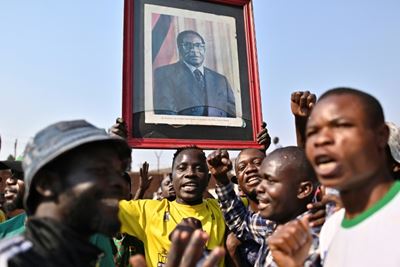 Mugabe's family agree to burial in 'heroes' monument