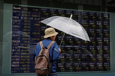 Asia virus latest: Japan in recession; S. Korea 'sex doll' scandal