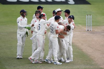 South Africa's Elgar adamant he didn't hit ball after controversial dismissal
