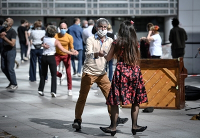 Can France avoid another national lockdown?