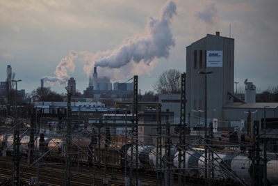 Builders bring February rebound for German industrial output