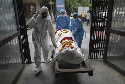 South Korea tightens virus curbs as global deaths cross 800 000