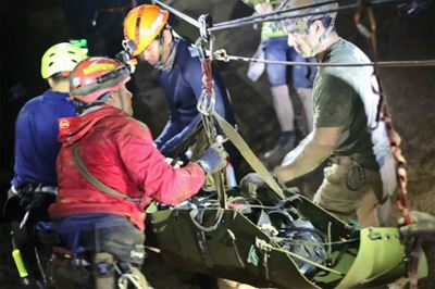 Water level surged as Thai cave rescue nearly ended in disaster