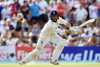 England set Sri Lanka huge target after Jennings ton