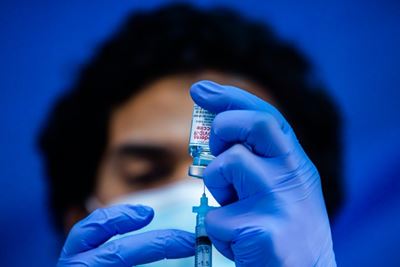UK starts Moderna jabs as AstraZeneca probed