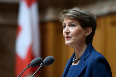 Swiss president celebrates 60th with anyone born on same day