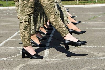 Women troops marching in heels spark Ukraine outrage