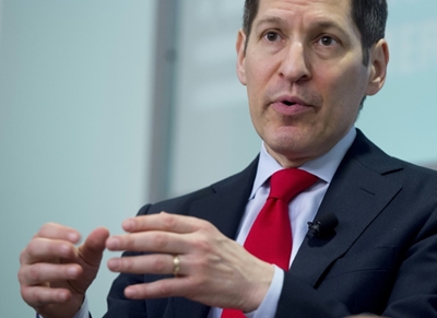 'Box it in': Ex US health chief on how to beat the coronavirus