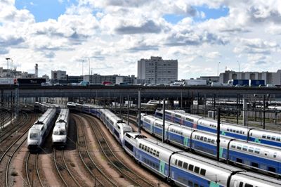 Spreading student protests, train strikes pressure Macron 