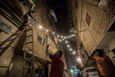 Egypt reopens slowly to revive pandemic-hit economy