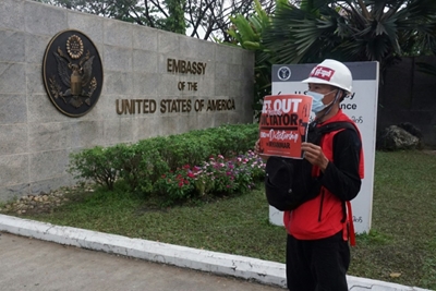US orders diplomats out of Myanmar as violence spirals