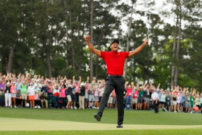 Woods rules out 'full-time' return to golf