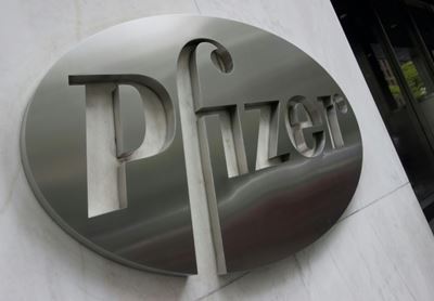 Hit by patent loss, Pfizer delivers disappointing forecast