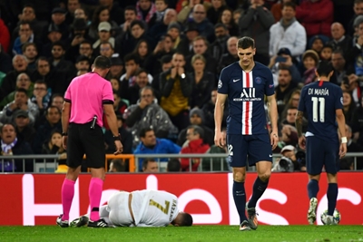 Hazard to miss Clasico after tests reveal ankle fracture