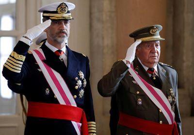 Spanish king distances himself from scandal-hit father