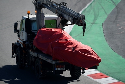 Vettel mystified by F1 test crash