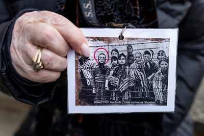 Auschwitz survivors to sound alarm 75 years after liberation