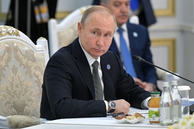 Russians to prod Putin on poverty, personal life as ratings fall