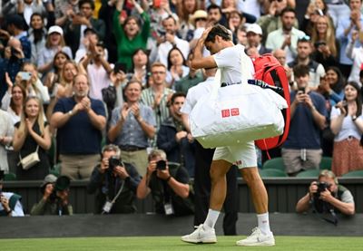 Federer crashes as Djokovic reaches 10th Wimbledon semi-final