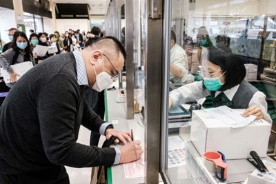 Masks go on world tour as Hong Kongers now send supplies abroad