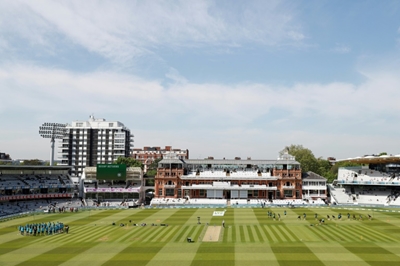 New Zealand bat against England in first Test as spectators return