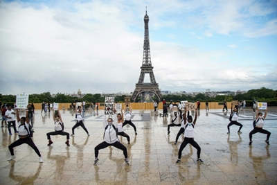 Paris throws off mask to party like the virus never was