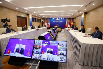Vietnam PM warns of economic calamity at ASEAN summit