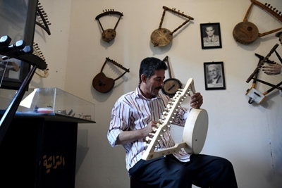 Ancient Pharaonic harp strums along to new tune