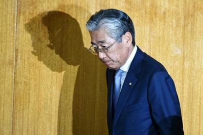 Japan Olympic chief facing corruption probe to step down