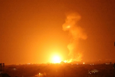 Israel strikes Gaza after incendiary balloon attacks