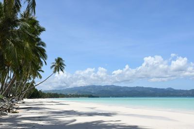 Philippines to re-open to vaccinated foreign tourists