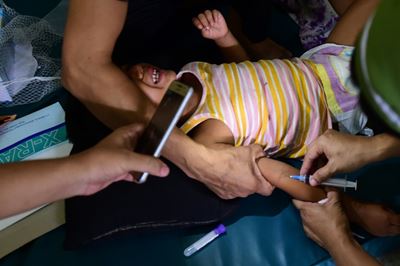 'We are scared': Deadly dengue outbreak overwhelms Bangladesh