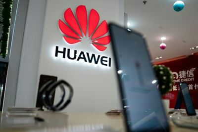Two Japanese carriers, Britain's EE postpone release of Huawei phones