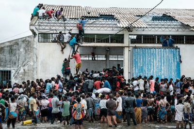 Mozambique cyclone survivors face 'ticking bomb' of disease