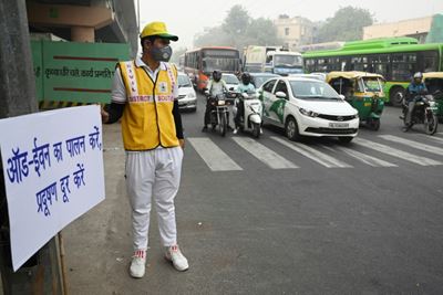 India's top court orders halt to stubble burning as Delhi chokes