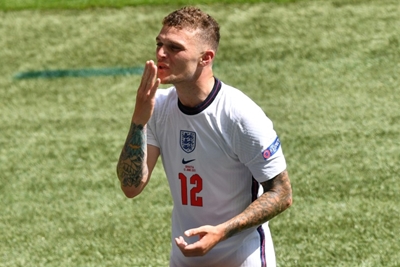 England's Trippier backs misfiring Kane to silence critics