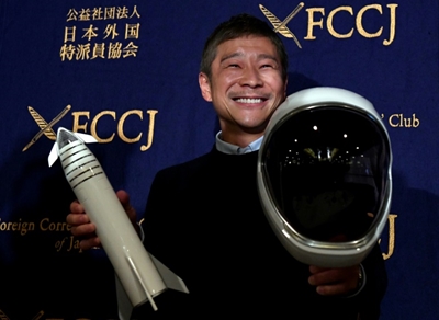Wanted: Girlfriend to fly to the Moon with Japanese billionaire