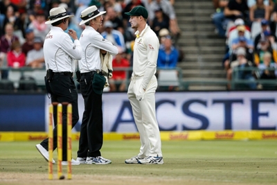 Aussie bowlers deny knowing about 'Sandpaper-gate' ball-tampering