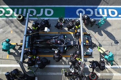 Hamilton takes 'responsibility' for costly Italian GP pit-stop error