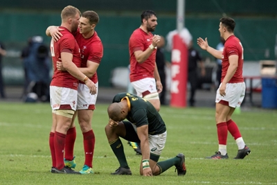 Elias' late try lifts Wales over South Africa