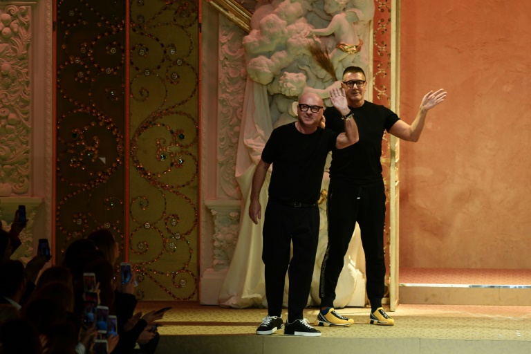 Dolce & Gabbana say sorry, in Chinese, after race row | Knysna-Plett Herald