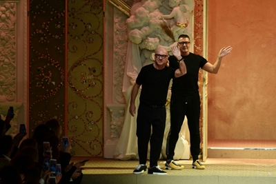 Dolce & Gabbana say sorry, in Chinese, after race row