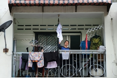 As lockdown bites, struggling Malaysians fly white flag for help