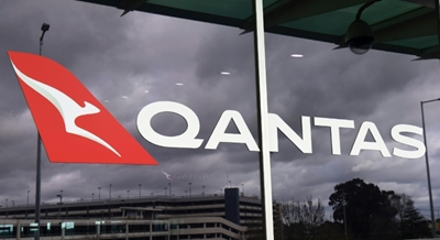 Qantas to require Covid vaccine on international flights