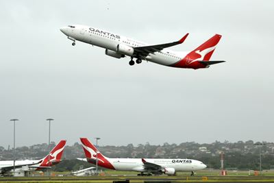 Experts warn shuttered Australia is becoming a 'hermit nation'