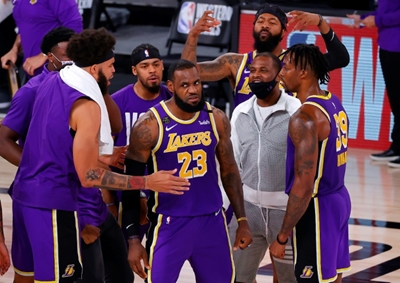 'King James' has Lakers eyeing return to NBA throne