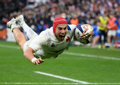 Villiere hat-trick sends France top of Six Nations